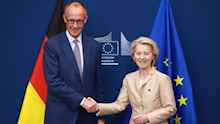 EU working 'intensively' to get trade deal with US